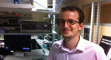 Thomas Belluch dans son bureau au LAAS